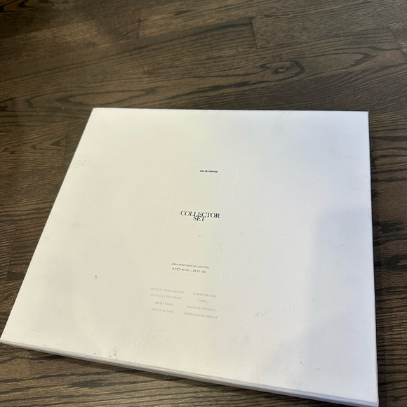 SOLD- Zara Collector Set - Picture 2 of 3